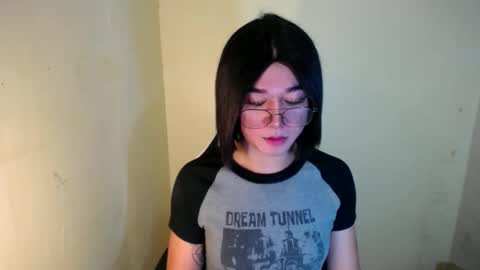 Snapshot of desirable_lorinexx chatting on January 20, 12:04 am LORINE online show from January 20, 12:04 am