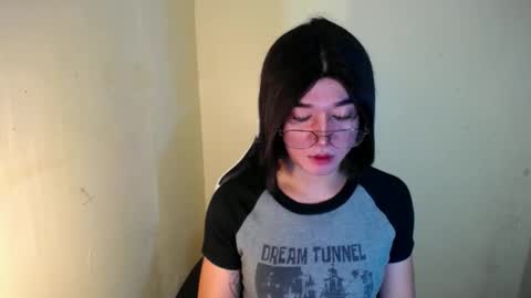 Snapshot of desirable_lorinexx chatting on January 20, 5:04 am LORINE online show from January 20, 5:04 am