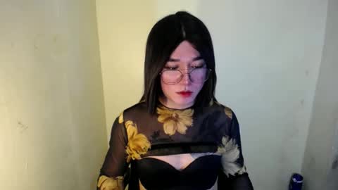 Snapshot of desirable_lorinexx chatting on January 22, 6:52 pm LORINE online show from January 22, 6:52 pm