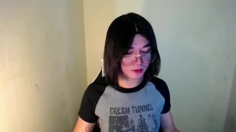 Snapshot of desirable_lorinexx chatting on January 24, 9:15 pm LORINE online show from January 24, 9:15 pm