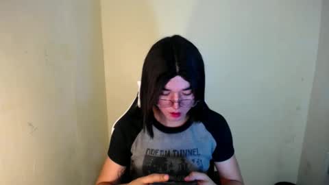 Snapshot of desirable_lorinexx chatting on January 27, 12:43 am LORINE online show from January 27, 12:43 am
