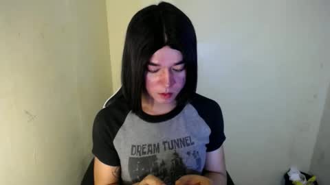 Snapshot of desirable_lorinexx chatting on January 29, 2:51 am LORINE online show from January 29, 2:51 am