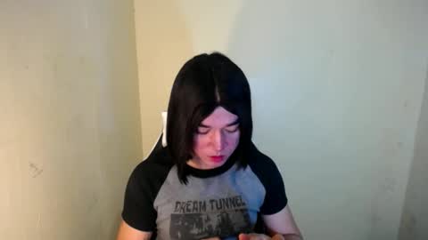 Snapshot of desirable_lorinexx chatting on February 1, 3:41 am LORINE online show from February 1, 3:41 am