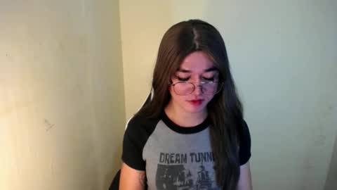 Snapshot of desirable_lorinexx chatting on February 7, 7:38 pm LORINE online show from February 7, 7:38 pm