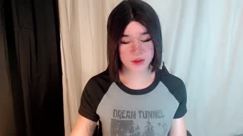 Snapshot of desirable_lorinexx chatting on March 8, 12:44 am LORINE online show from March 8, 12:44 am