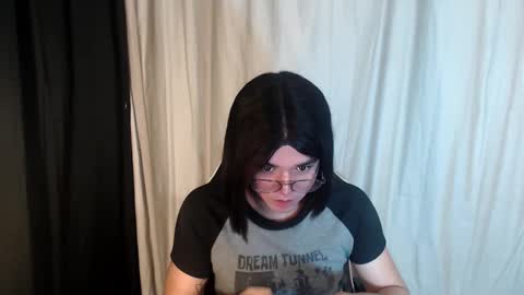 Snapshot of desirable_lorinexx chatting on March 8, 3:50 am LORINE online show from March 8, 3:50 am