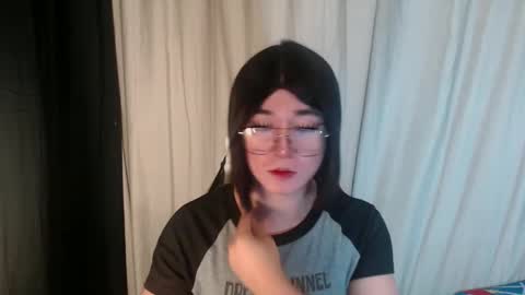 Snapshot of desirable_lorinexx chatting on March 10, 8:04 am LORINE online show from March 10, 8:04 am