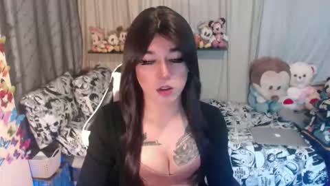 Snapshot of desirable_lorinexx chatting on October 14, 6:03 am LORINE online show from October 14, 6:03 am