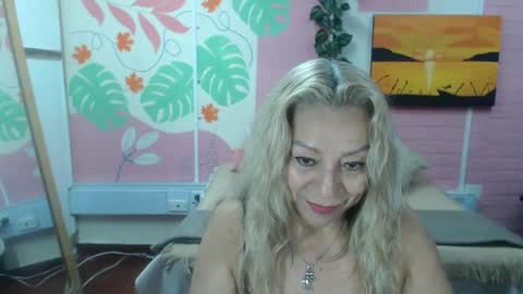 Snapshot of desire_latin chatting on May 4, 4:03 pm VALERIA online show from May 4, 4:03 pm