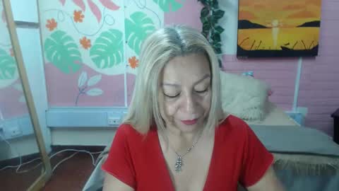 Snapshot of desire_latin chatting on May 13, 9:11 pm VALERIA online show from May 13, 9:11 pm