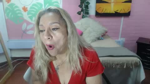 Snapshot of desire_latin chatting on May 22, 4:12 pm VALERIA online show from May 22, 4:12 pm