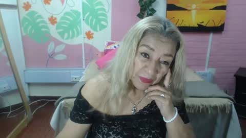 Snapshot of desire_latin chatting on May 25, 3:29 pm VALERIA online show from May 25, 3:29 pm