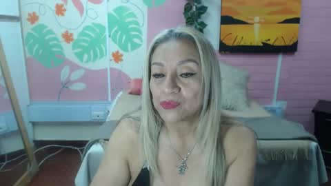 Snapshot of desire_latin chatting on May 28, 4:37 pm VALERIA online show from May 28, 4:37 pm