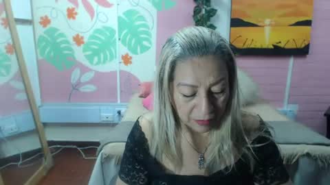 Snapshot of desire_latin chatting on June 15, 3:47 pm VALERIA online show from June 15, 3:47 pm
