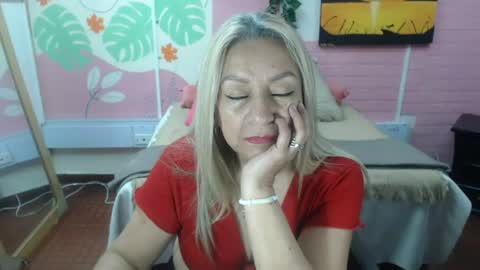 Snapshot of desire_latin chatting on June 16, 5:15 pm VALERIA online show from June 16, 5:15 pm