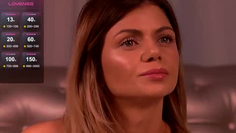 Mia online show from November 12, 6:03 am