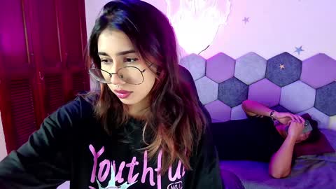Snapshot of desireduo_tgn chatting on December 23, 1:35 pm TORI AND MR. BEAR online show from December 23, 1:35 pm
