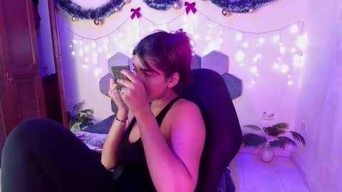 TORI AND MR. BEAR online show from November 27, 5:15 pm