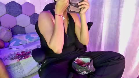 TORI AND MR. BEAR online show from December 18, 6:14 pm