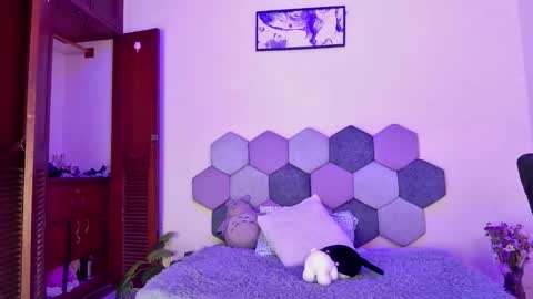 TORI AND MR. BEAR online show from January 6, 5:38 pm