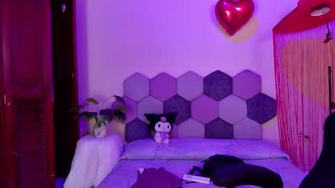 TORI AND MR. BEAR online show from March 13, 12:45 pm