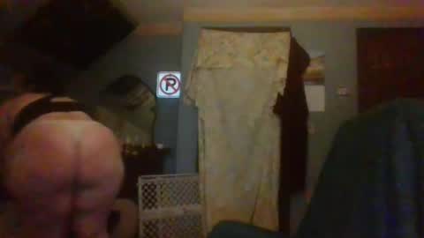 Snapshot of desireepeach69 chatting on June 11, 8:23 am desireepeach69 online show from June 11, 8:23 am