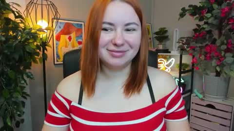 LAYLA online show from November 14, 7:29 am