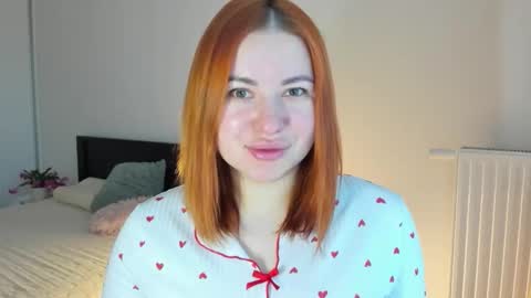 LAYLA online show from November 19, 7:19 am