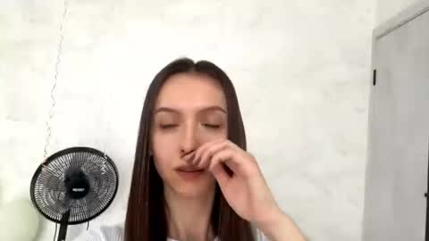 Snapshot of desirewingard chatting on April 1, 7:31 am Ksenia online show from April 1, 7:31 am