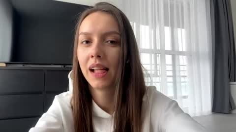 Snapshot of desirewingard chatting on April 7, 3:40 am Ksenia online show from April 7, 3:40 am