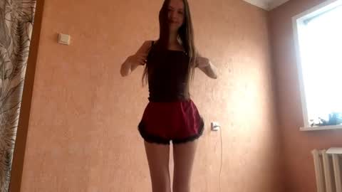 Snapshot of desirewingard chatting on April 21, 2:51 am Ksenia online show from April 21, 2:51 am