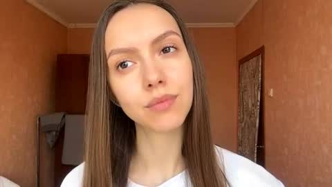 Snapshot of desirewingard chatting on April 22, 2:36 am Ksenia online show from April 22, 2:36 am