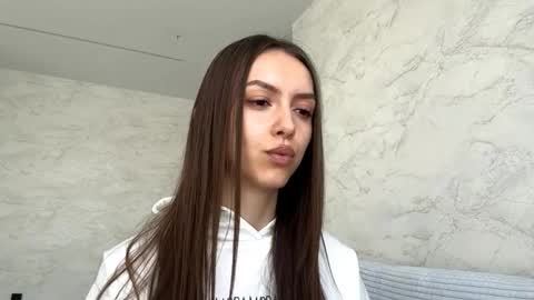 Snapshot of desirewingard chatting on May 18, 2:51 am Ksenia online show from May 18, 2:51 am