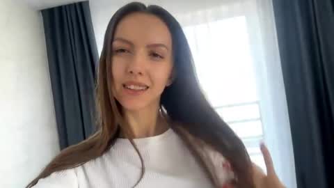 Snapshot of desirewingard chatting on May 20, 2:51 am Ksenia online show from May 20, 2:51 am