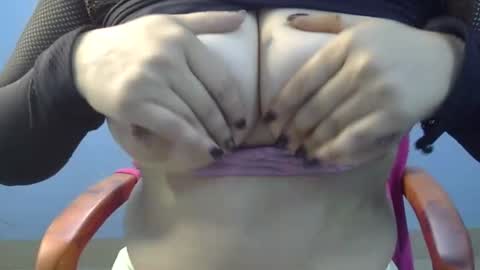 Snapshot of desirussian chatting on January 10, 7:43 am desirussian online show from January 10, 7:43 am