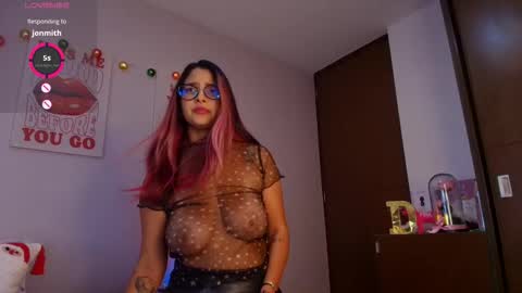 Snapshot of dessmuller chatting on November 25, 12:21 am Des Muller online show from November 25, 12:21 am