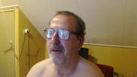 Snapshot of destelp chatting on September 11, 10:21 pm destelp online show from September 11, 10:21 pm