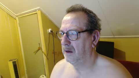 Snapshot of destelp chatting on February 8, 6:50 am destelp online show from February 8, 6:50 am