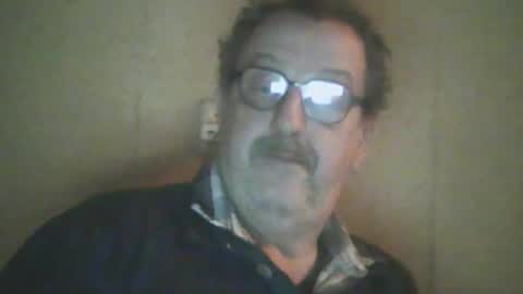 Snapshot of destelp chatting on March 2, 8:15 pm destelp online show from March 2, 8:15 pm