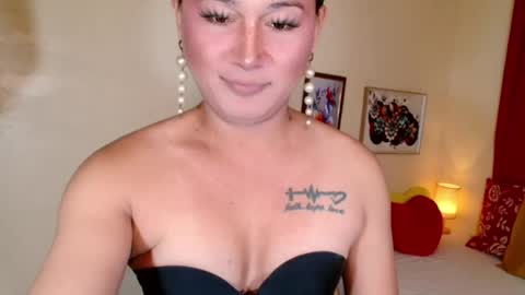 destenierose online show from July 19, 12:47 am