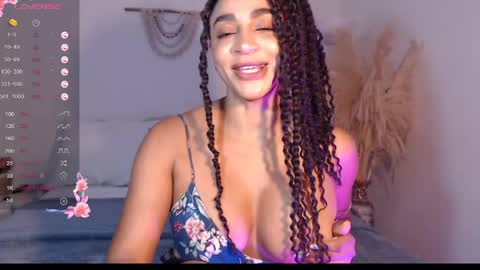 Snapshot of destinnemil chatting on May 15, 10:33 am Destinne Mill online show from May 15, 10:33 am