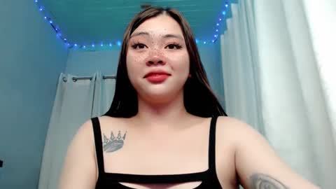 Snapshot of destinyroxie chatting on January 2, 9:22 am ROXIE  online show from January 2, 9:22 am