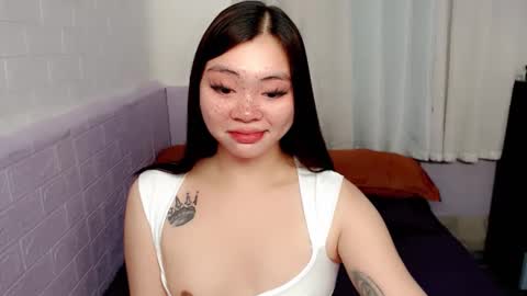 Snapshot of destinyroxie chatting on February 19, 5:49 am ROXIE  online show from February 19, 5:49 am