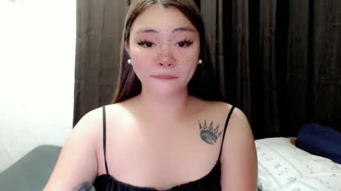 Snapshot of destinyroxie chatting on November 3, 8:04 am ROXIE  online show from November 3, 8:04 am