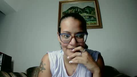 Snapshot of destrukturada chatting on April 11, 6:40 am Destrukturada online show from April 11, 6:40 am