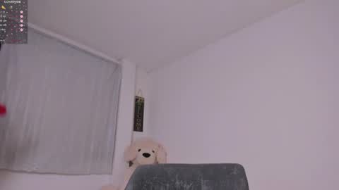 Snapshot of desty_y chatting on July 3, 10:10 am desty_y online show from July 3, 10:10 am