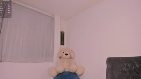 Snapshot of desty_y chatting on July 11, 1:03 pm desty_y online show from July 11, 1:03 pm
