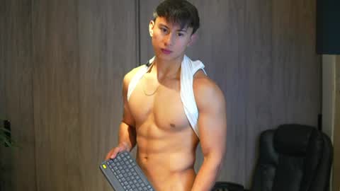Snapshot of deus_belli chatting on June 20, 1:58 pm Deus Belli online show from June 20, 1:58 pm