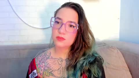 Snapshot of deva_blue chatting on February 27, 4:31 am Deva Blue online show from February 27, 4:31 am