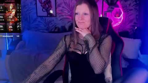 Snapshot of devi_evi chatting on March 10, 8:23 pm Evi online show from March 10, 8:23 pm
